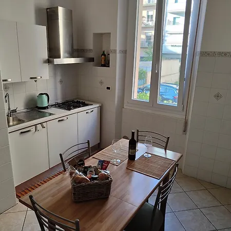 Sea Front Centre 公寓